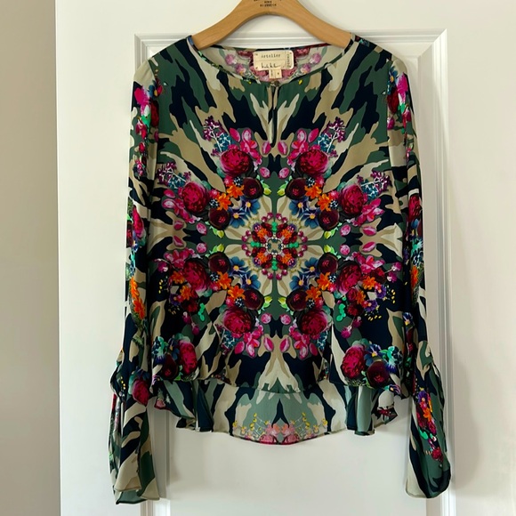 Artelier Nicole Miller Kaleidoscope Camo Print Blouse Silk Bell Sleeves Rtl $275 - Picture 8 of 13